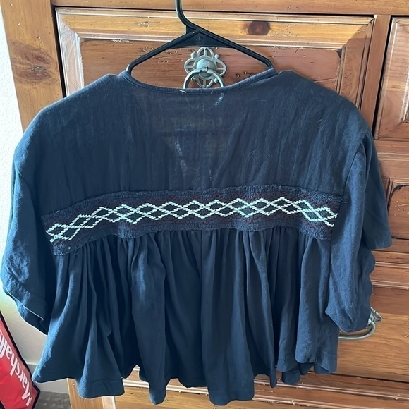 Free People NWT Blue Embroidered Blouse, Size Small. - Picture 4 of 6